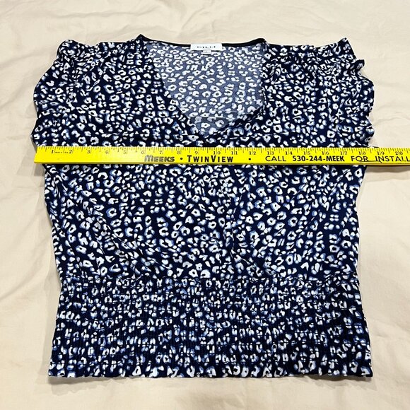 G.I.L.I. Floral Blue Blouse Women's Size Medium - Picture 5 of 10